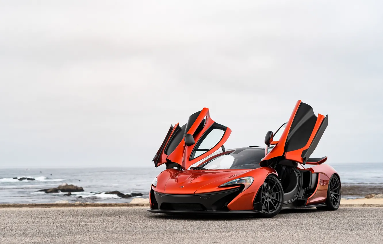 Фото обои дорога, море, гиперкар, McLaren P1