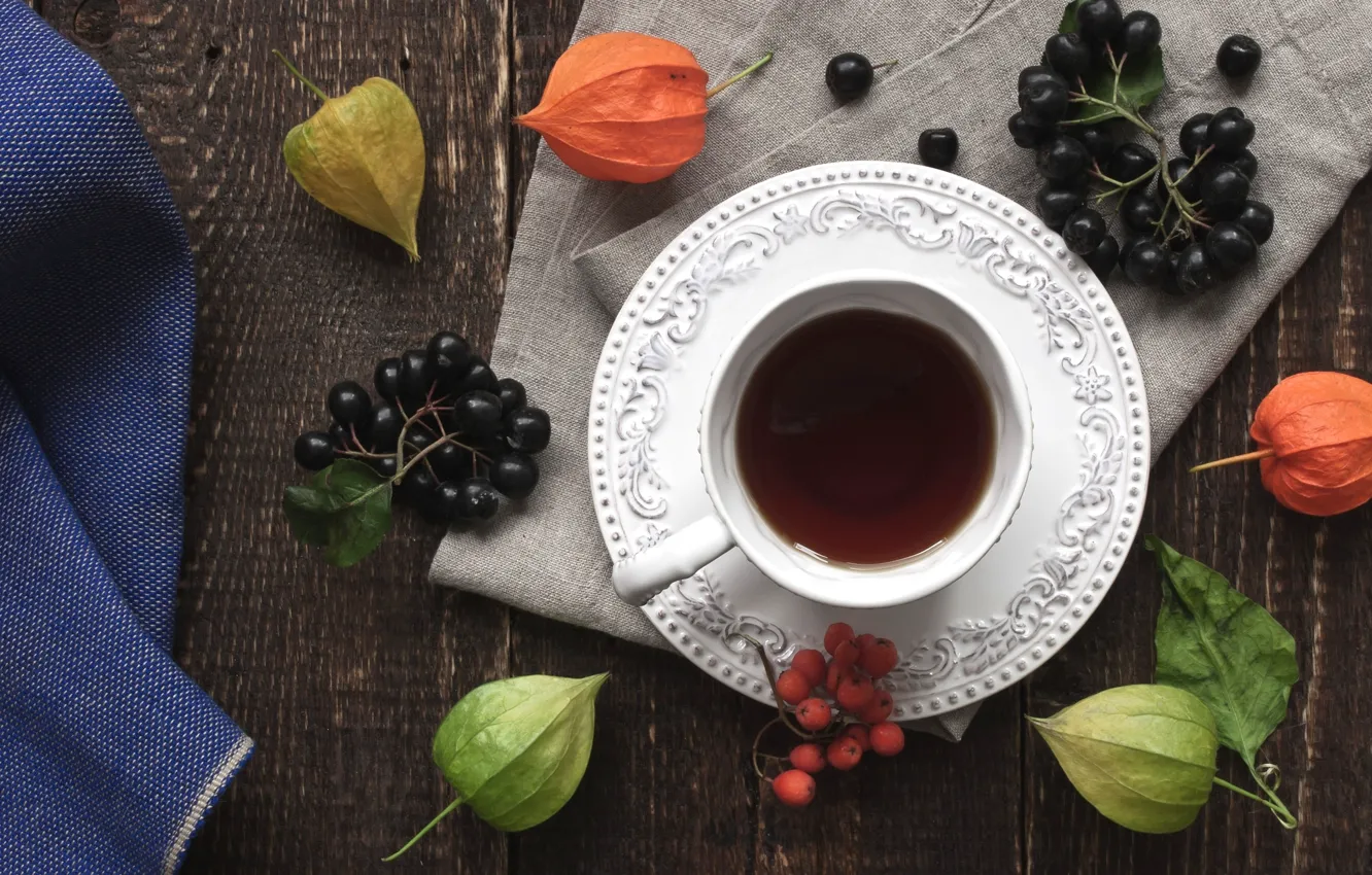 Фото обои ягоды, чай, чашка, напиток, физалис, рябина, арония