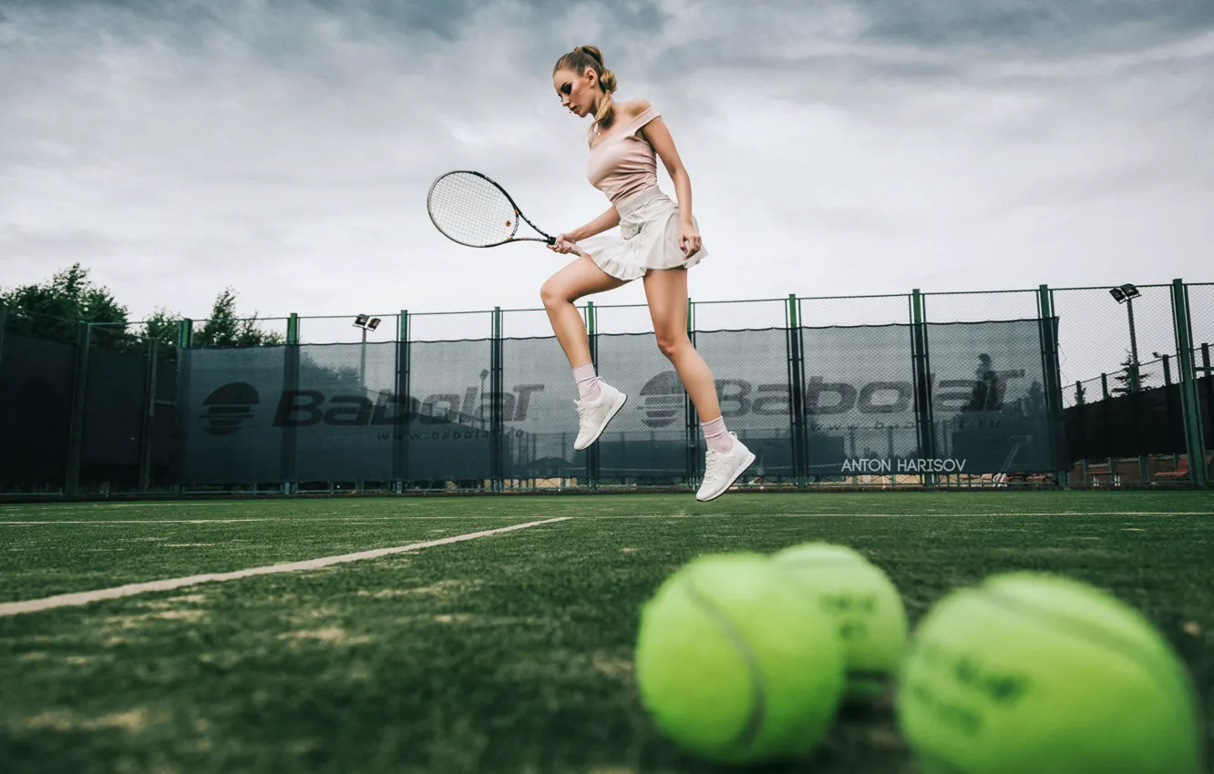 Фото обои прыжок, юбка, мячи, ракетка, теннис, Антон Харисов, Katrin Саркази