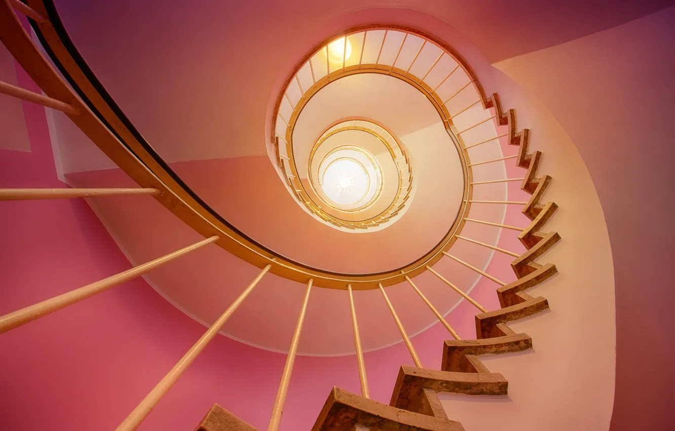 Фото обои спираль, перила, винтовая лестница