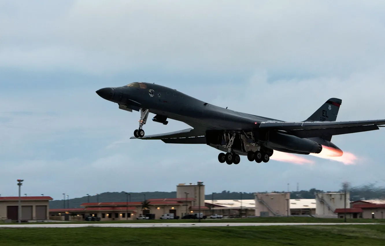 Фото обои Lancer, B-1, ВВС США, стратегический бомбардировщик, Rockwell International, американский сверхзвуковой