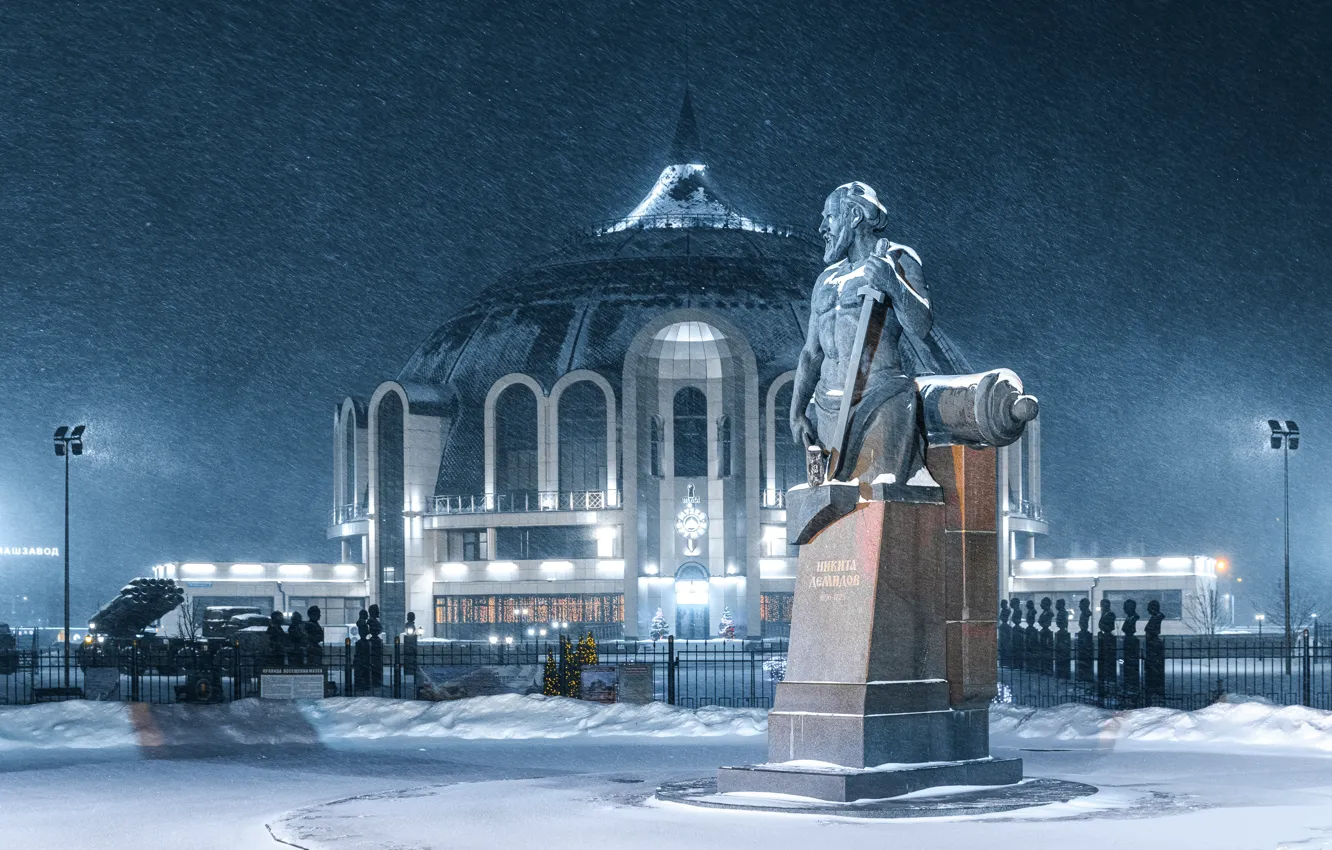 Фото обои зима, снег, ночь, город, освещение, памятник, музей, Тула