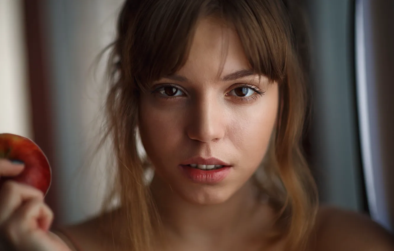 Фото обои взгляд, девушка, крупный план, лицо, яблоки, портрет, макияж, прическа