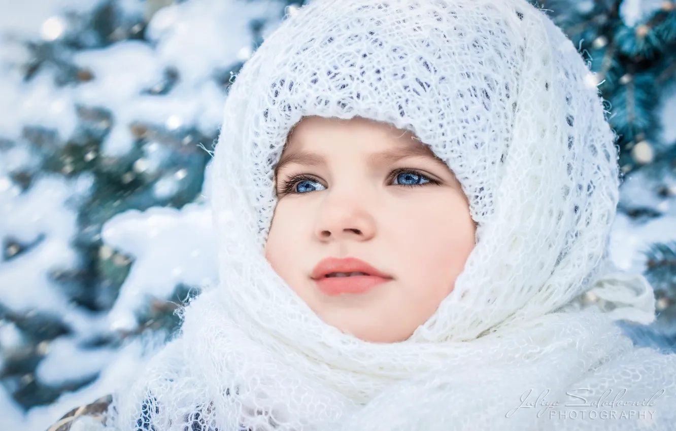 Фото обои зима, взгляд, лицо, портрет, девочка, платок