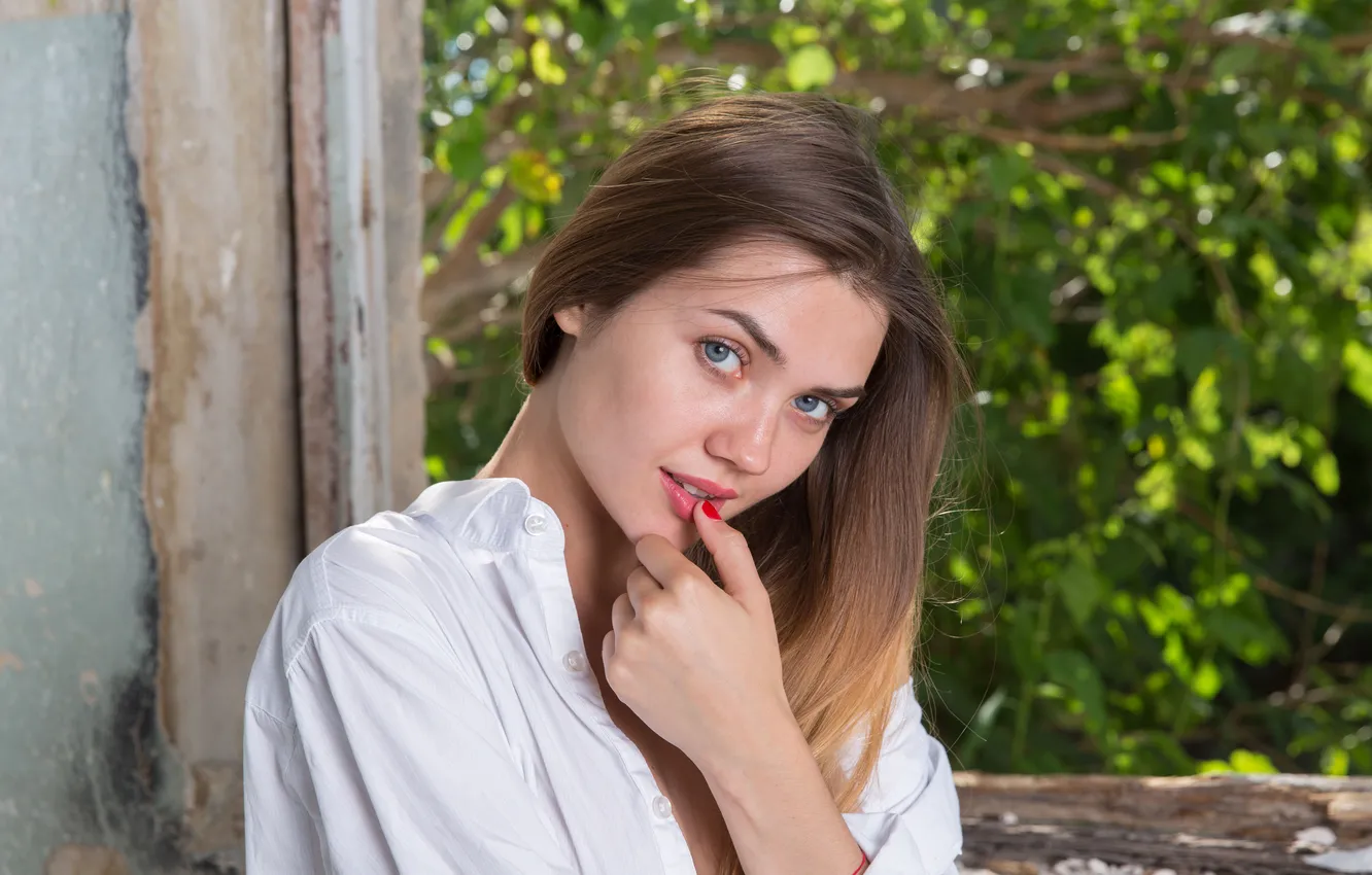 Фото обои model, Georgia, Seductive, sensual gaze, Unbuttoned