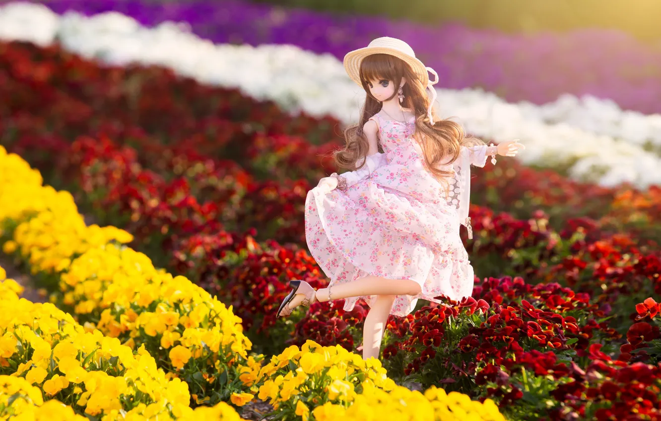 Фото обои цветы, кукла, платье, шляпка