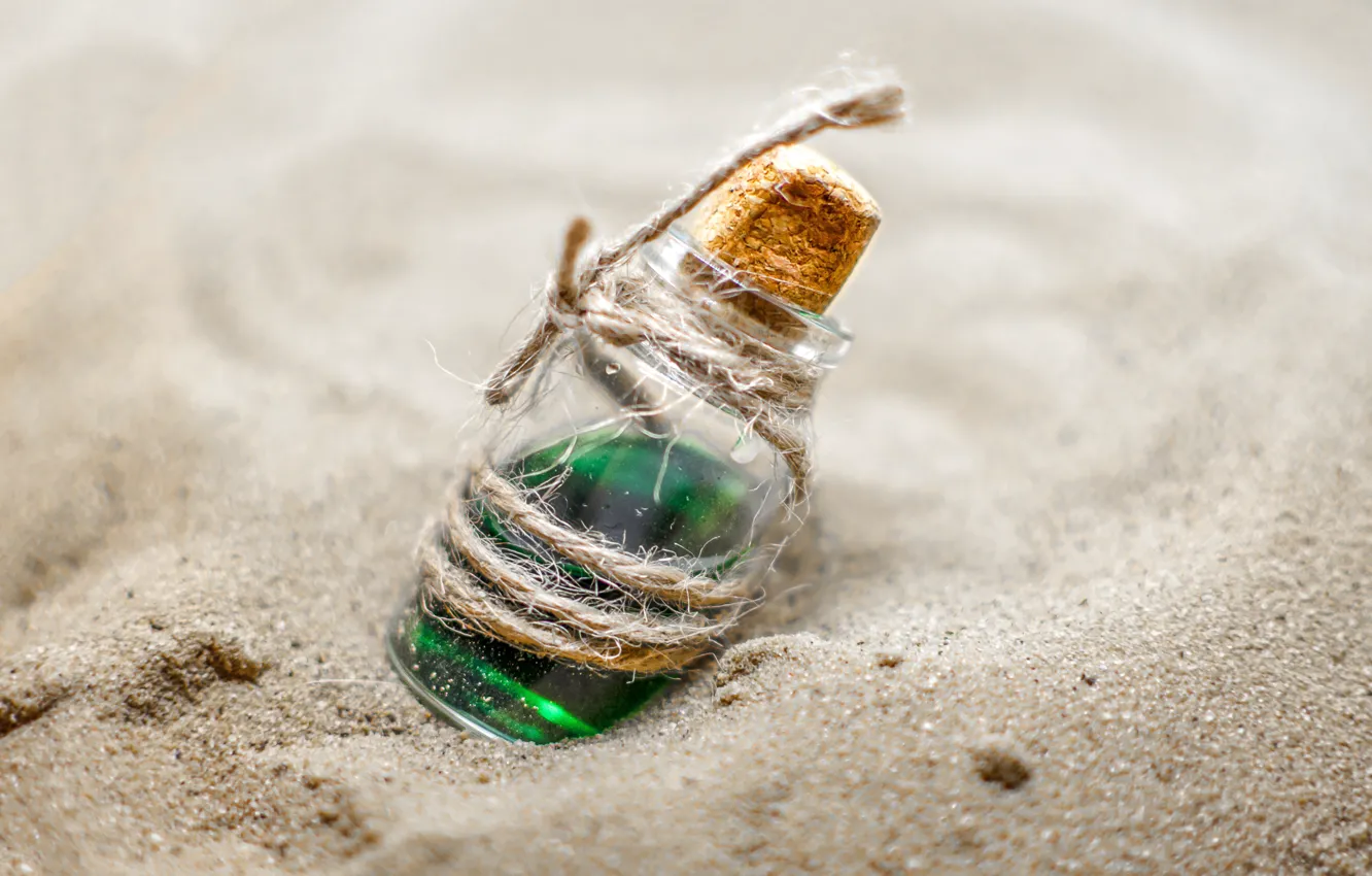 Фото обои песок, пляж, зеленый, банка, пузырек, зелье, зеленая вода, настойка