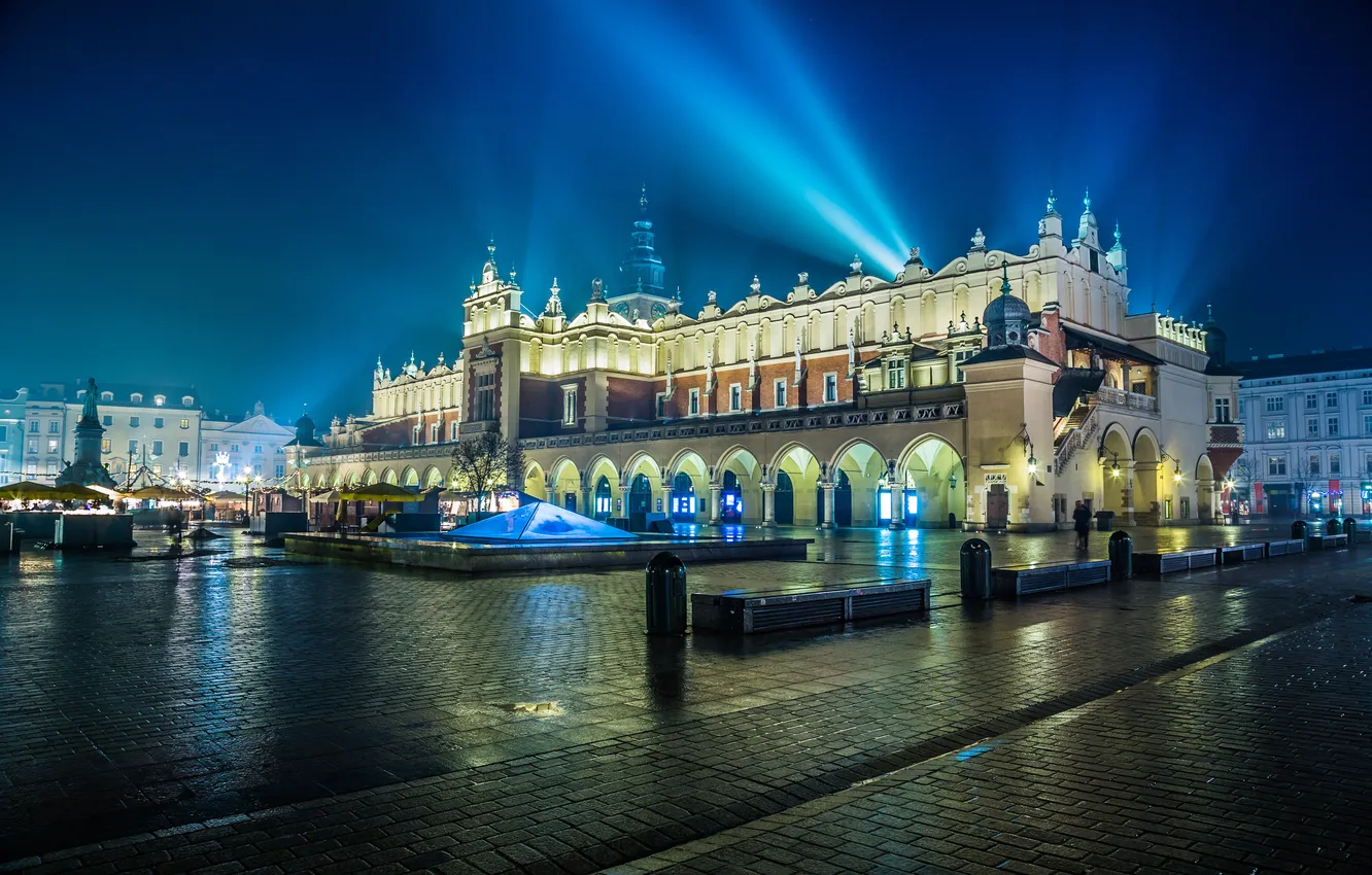 Фото обои ночь, город, здания, Польша, памятник, луч света, Краков