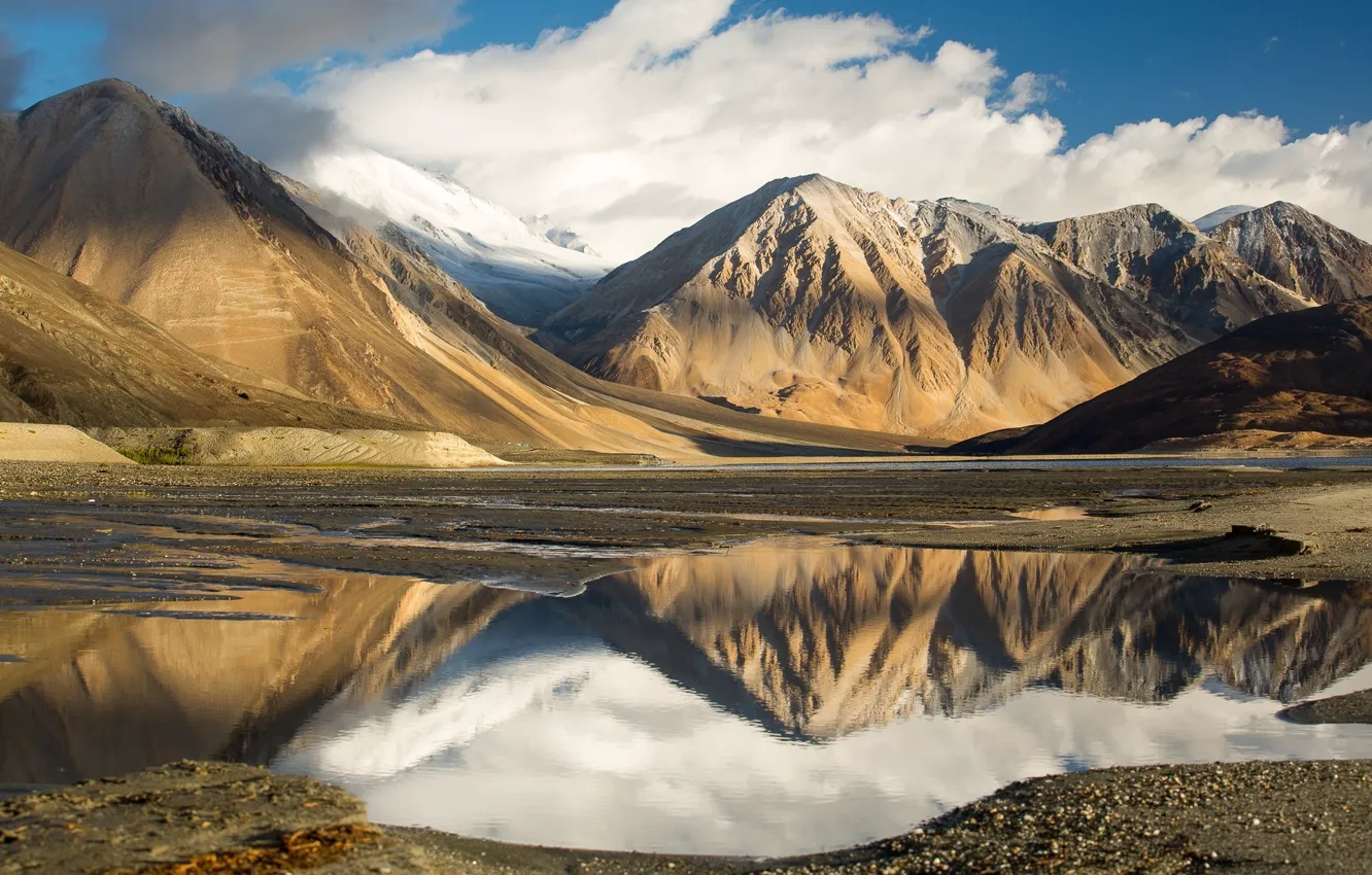 Фото обои небо, облака, горы, озеро, отражение, Тибет, mountains, clouds