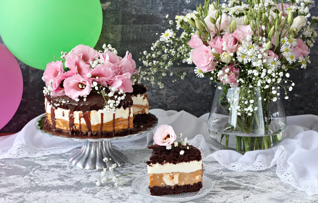Фото обои шарики, цветы, шоколад, торт, эустома