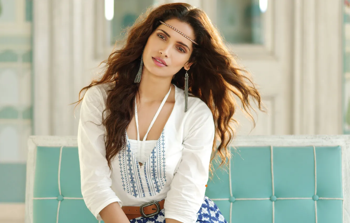 Фото обои girl, hot, sexy, eyes, smile, beautiful, figure, model