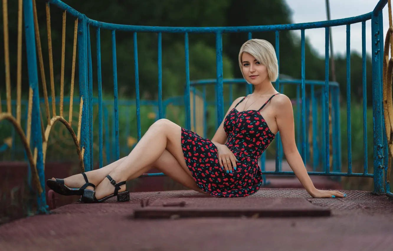 Фото обои взгляд, девушка, блондинка, ножки, Anastasia, платьице, Dmitry Medved