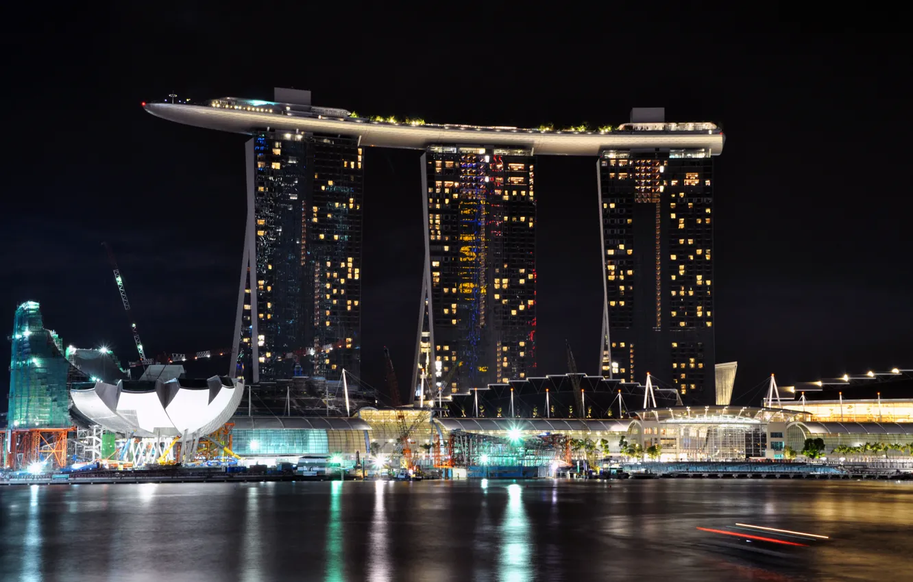 Фото обои море, ночь, город, огни, отель, док, сингапур