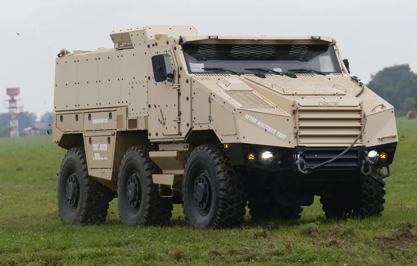 Фото обои 6x6, TITUS, Бронированная машина
