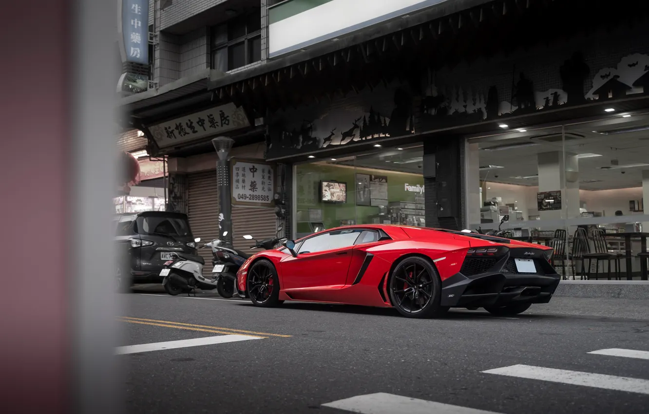 Фото обои красный, спорткар, LP700-4, Lamborghini Aventador, Lamborghini Aventador LP700-4