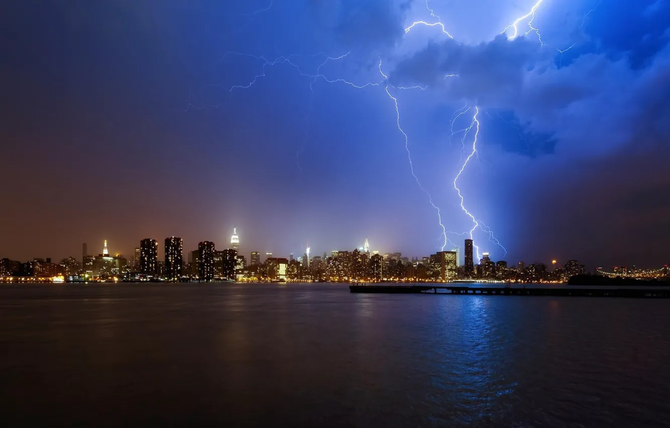 Фото обои city, lights, USA, storm, river, sky, lightning, photo