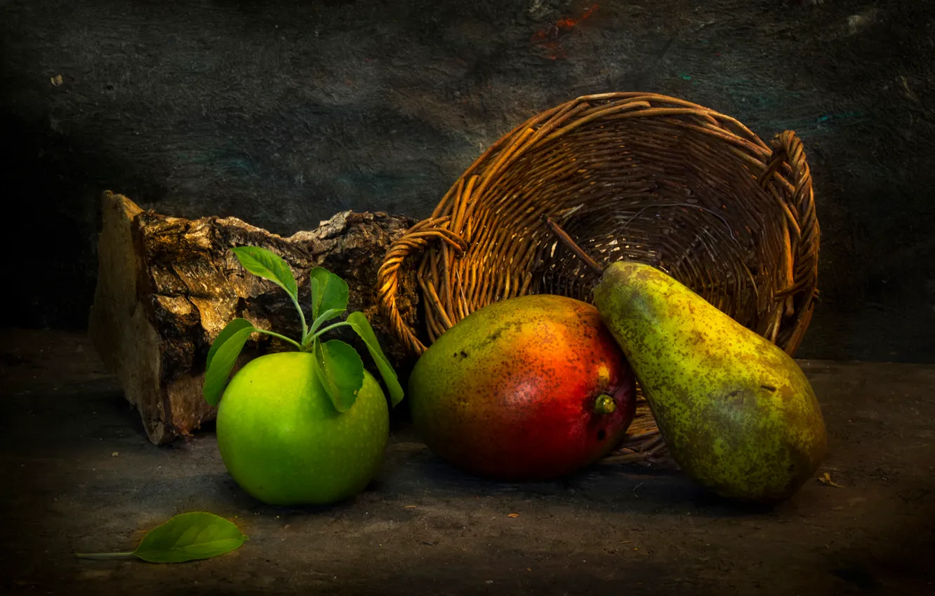 Фото обои корзина, фрукты, полено, To everything there is a season