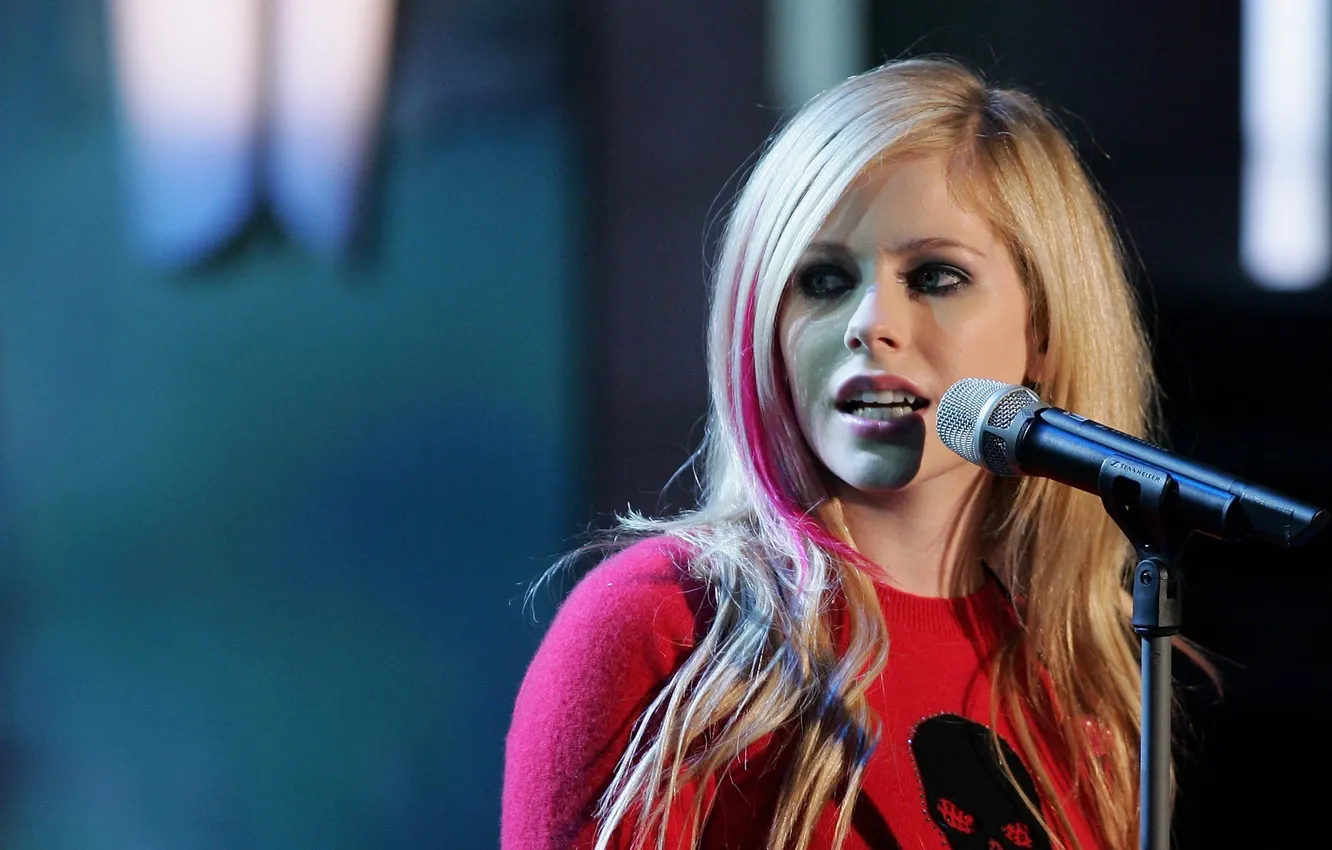 Фото обои концерт, микрофон, Avril, Lavigne