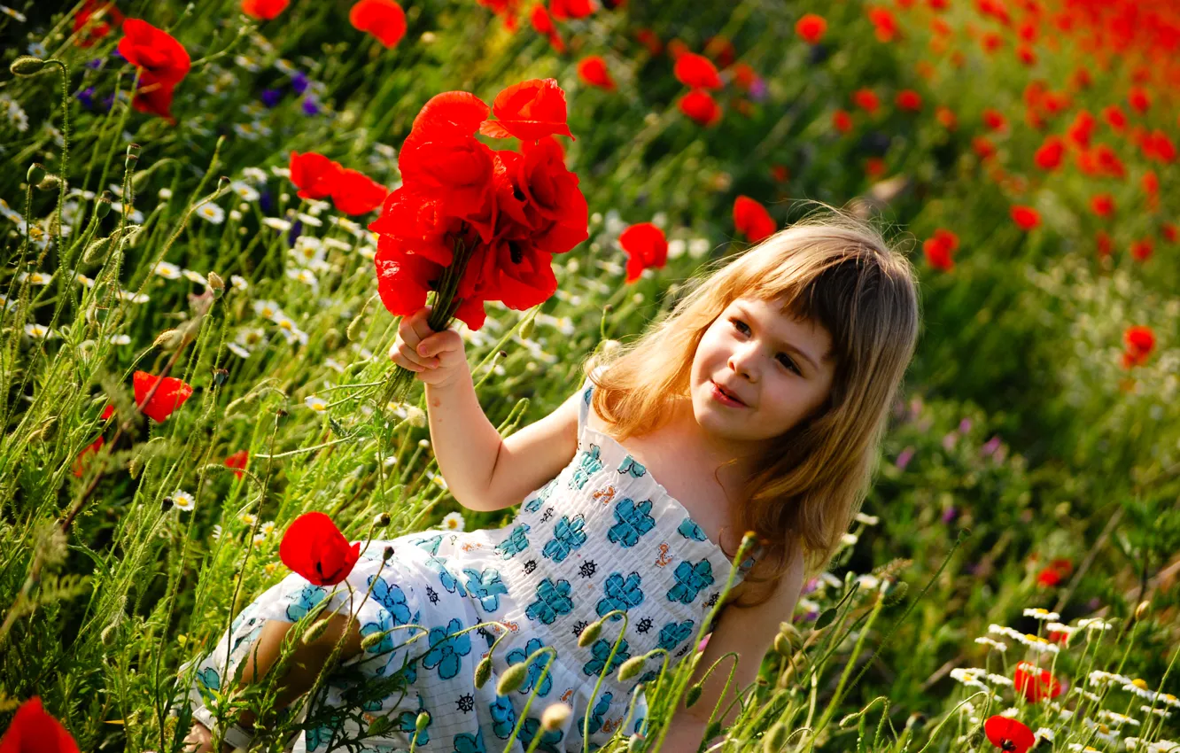 Фото обои счастье, цветы, дети, детство, ребенок, flowers, green field, child