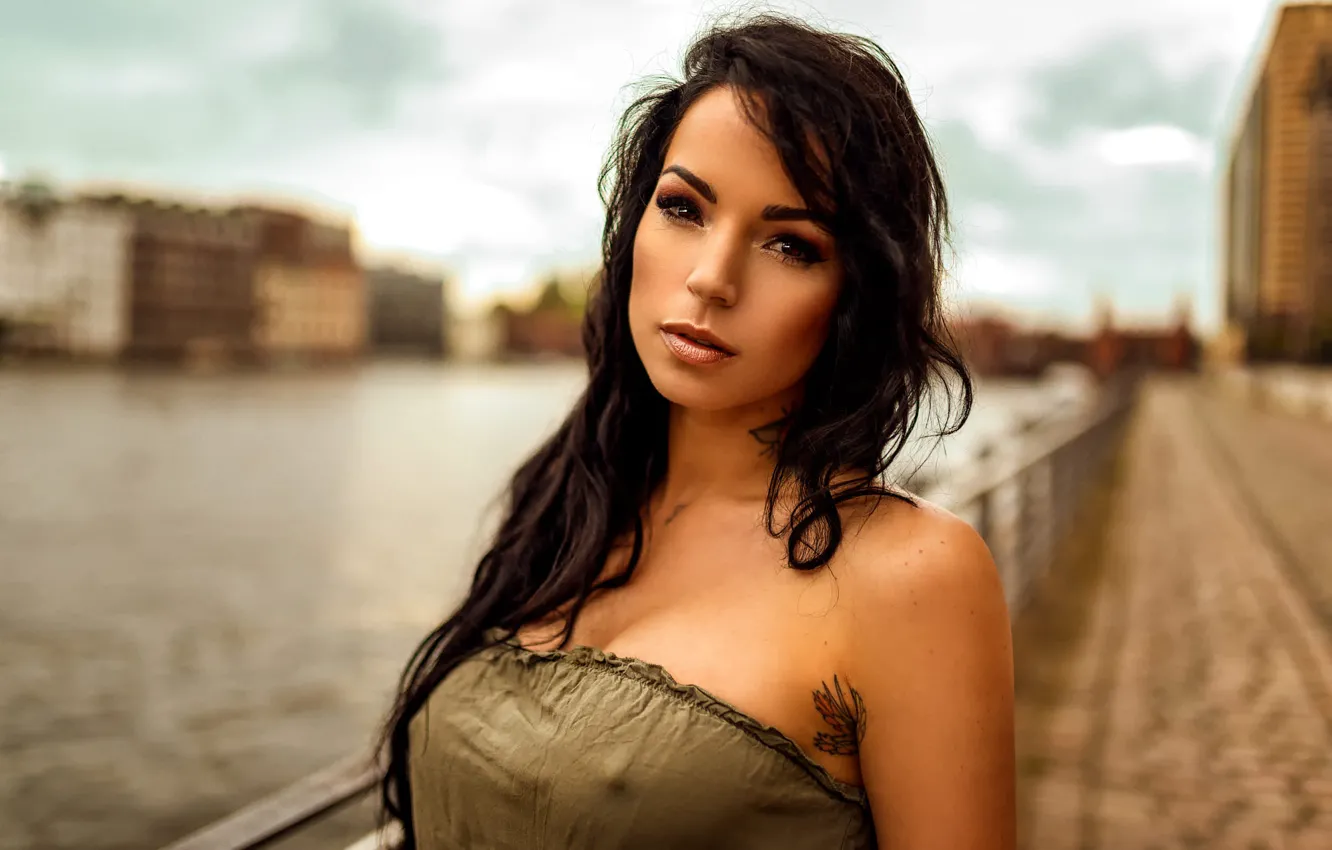 Фото обои тату, губки, Natalie, ретушь, Miro Hofmann
