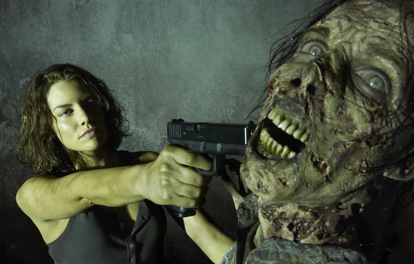Фото обои пистолет, зомби, Maggie, The Walking Dead, Ходячие мертвецы, Lauren Cohan