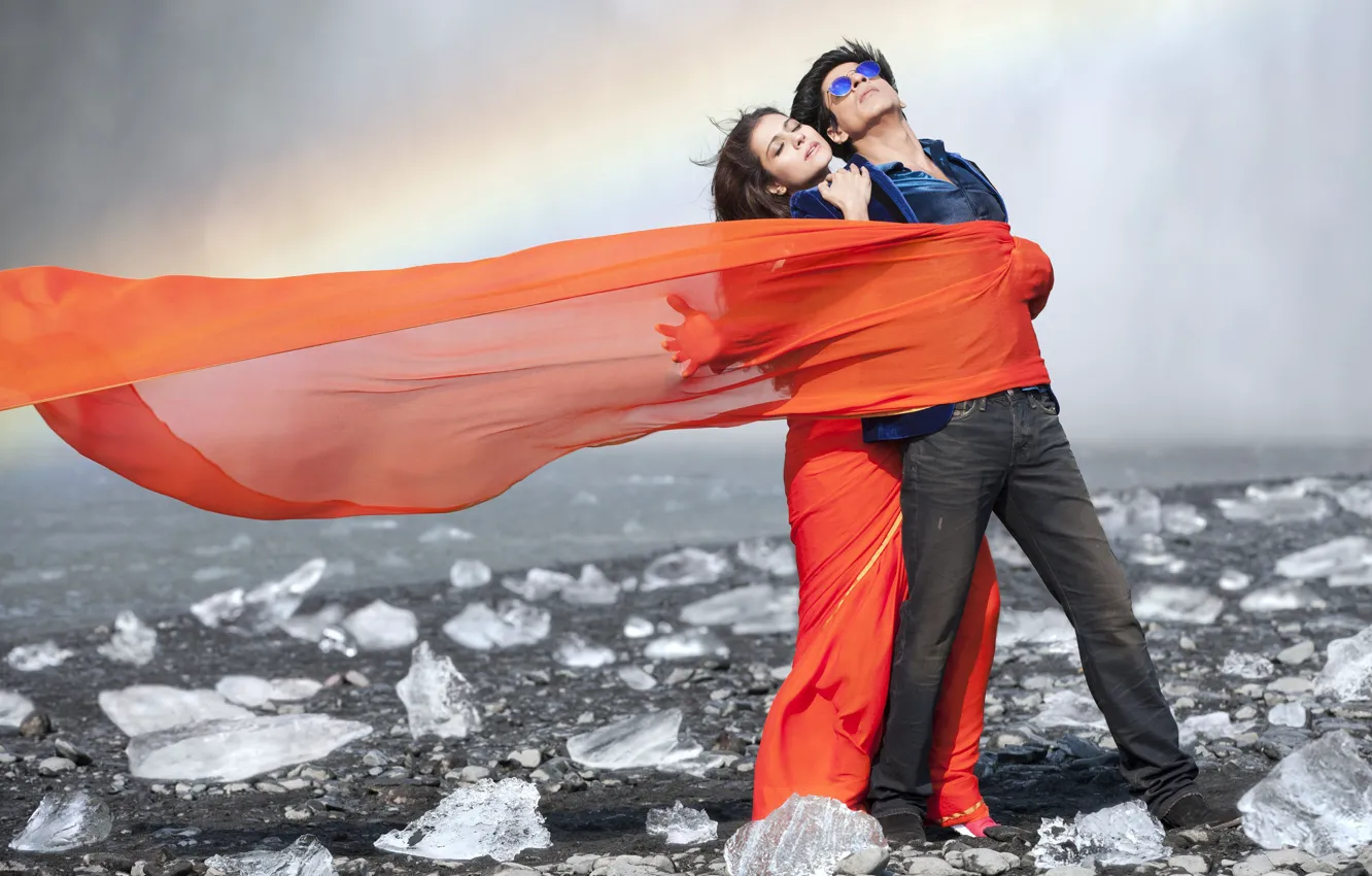 Фото обои романтика, очки, леденцы, bollywood, indian movie, сари, Kajol, shahrukh khan