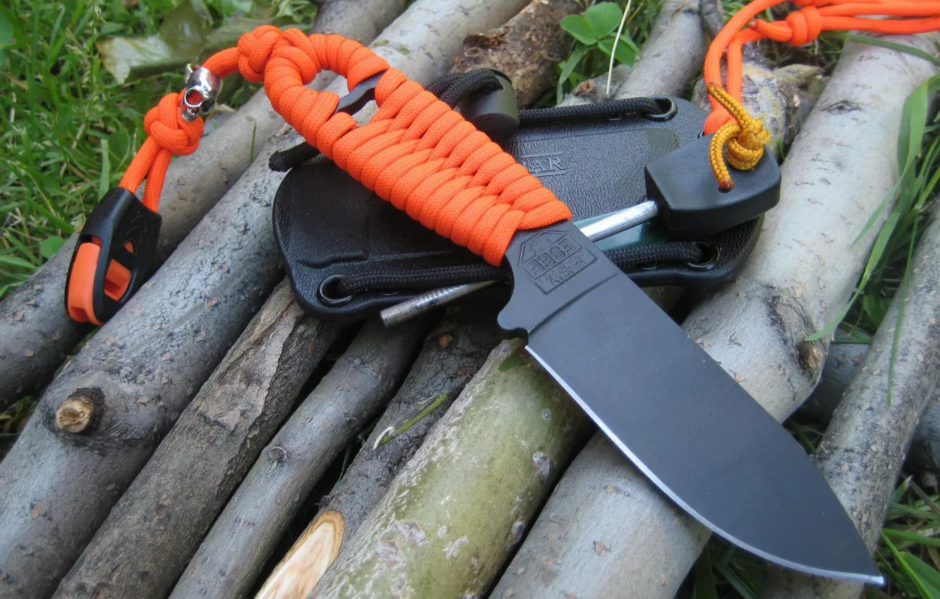 Фото обои оранжевый, чёрный, нож, шнур, клинок, ножны