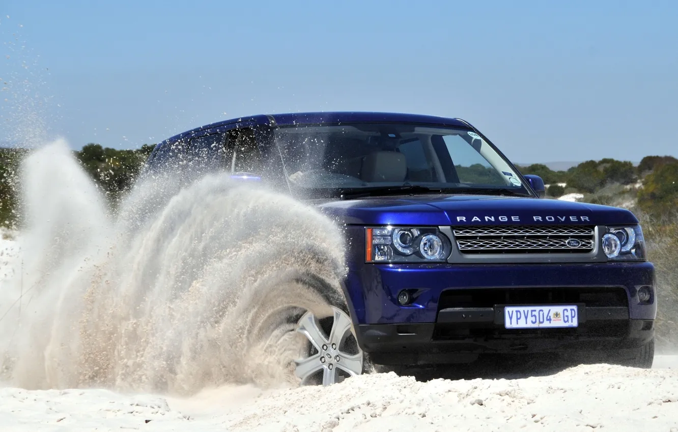 Фото обои песок, небо, синий, Спорт, джип, внедорожник, Land Rover, Range Rover
