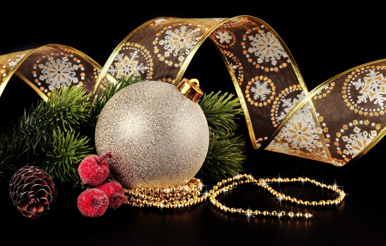 Фото обои ветки, шар, шарик, Рождество, лента, Новый год, бусы, шишка