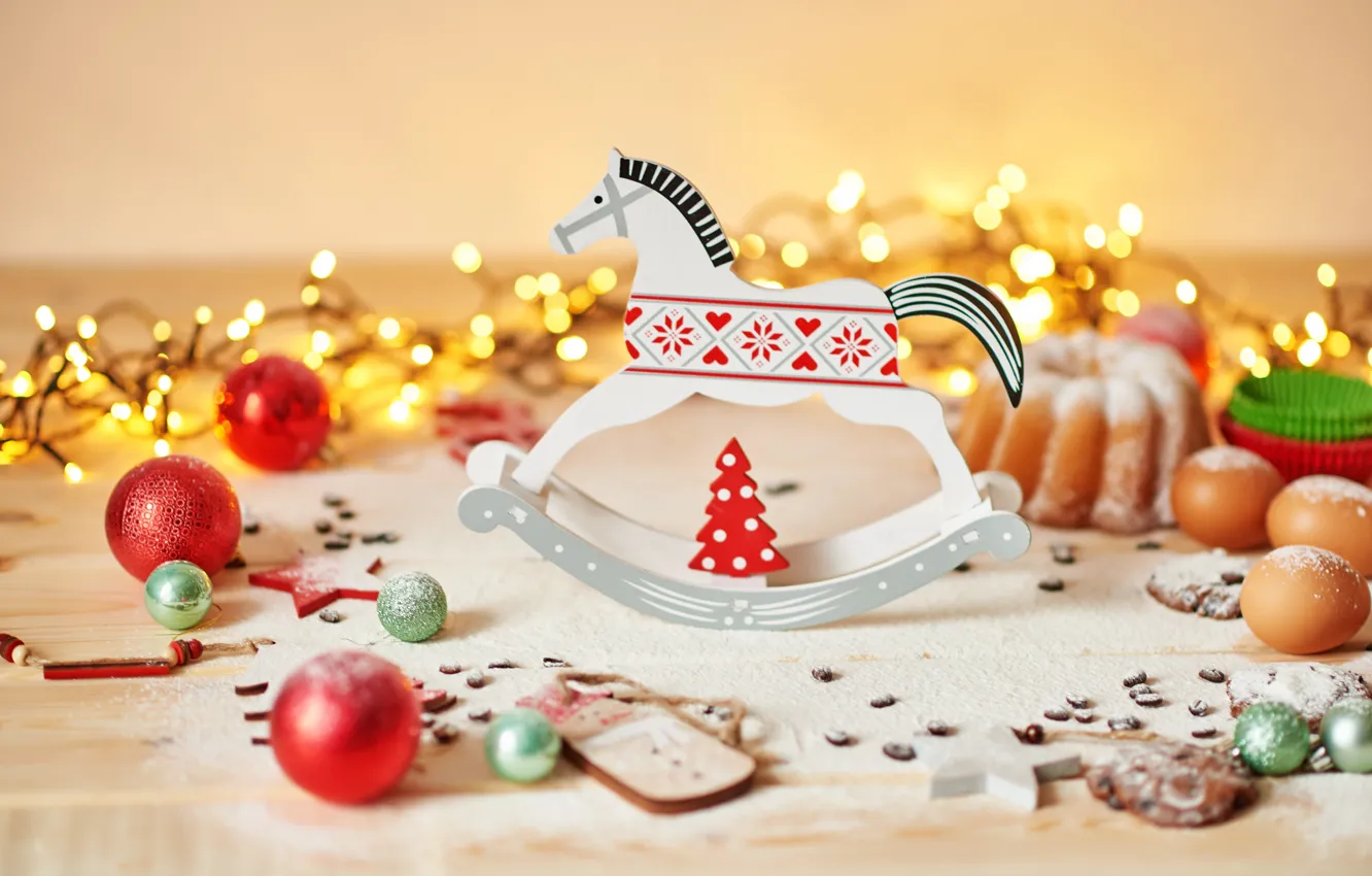 Фото обои шары, рождество, печенье, украшение, гирлянды, декор, кекс, лошадка