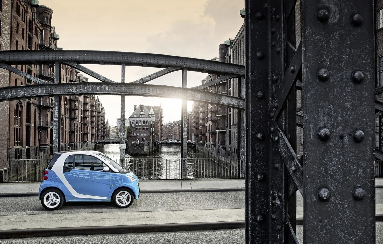 Фото обои мост, фон, купе, дома, опора, канал, вид сбоку, Smart