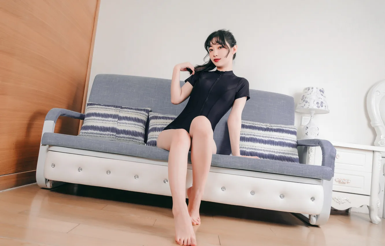 Фото обои Beautiful, Asian, Model, Woman, Sofa, Pretty, Sitting, Living Room