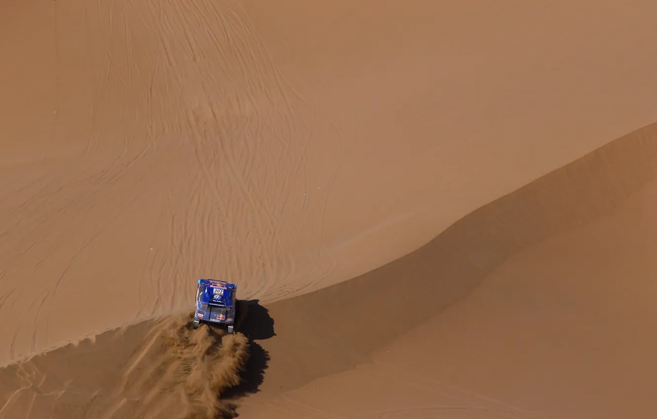 Фото обои песок, гонка, Синий, Volkswagen, Пустыня, внедорожник, Touareg, Rally