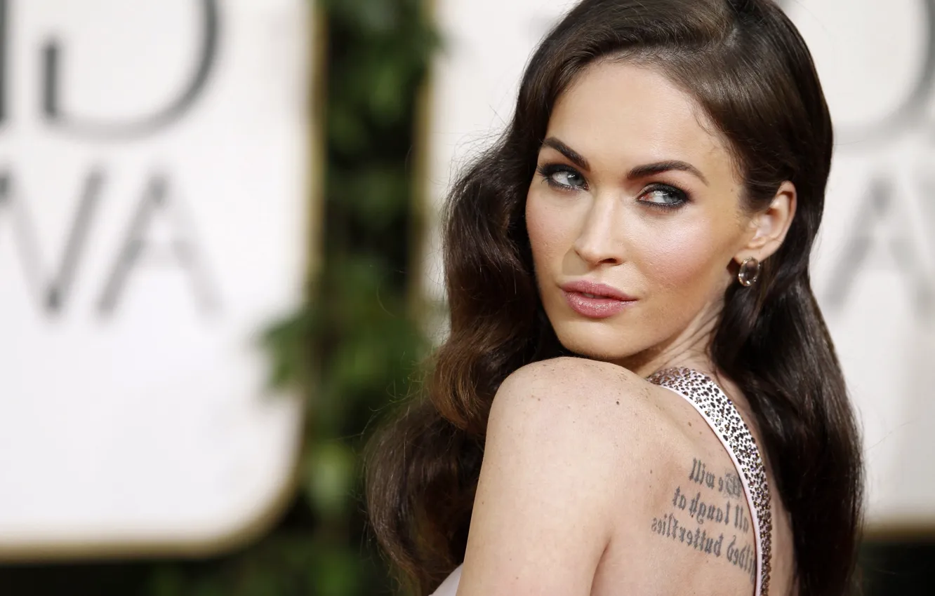 Фото обои взгляд, Меган Фокс, поза, Megan Fox, спина, макияж, актриса, брюнетка