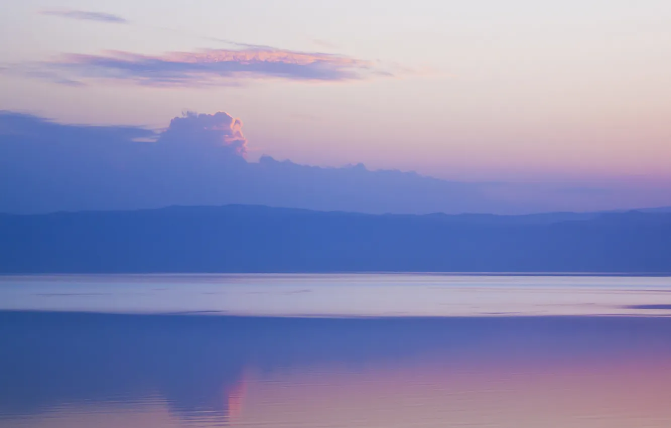Фото обои фиолетовый, небо, вода, облака, пейзаж, горы, природа, озеро