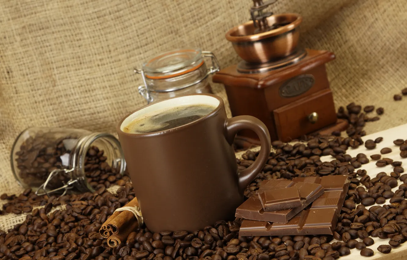 Фото обои кофе, шоколад, зерна, чашка, банка, корица, коричневая, кофемолка