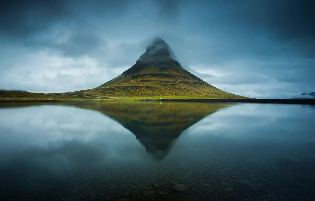 Фото обои вода, озеро, река, Исландия, гора Kirkjufell