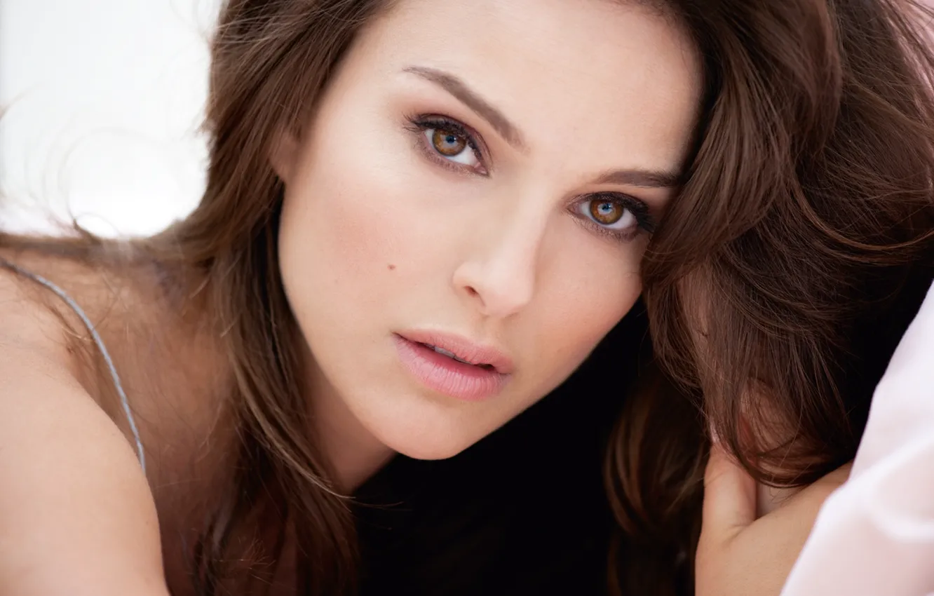 Фото обои взгляд, лицо, портрет, макияж, актриса, прическа, красавица, Natalie Portman