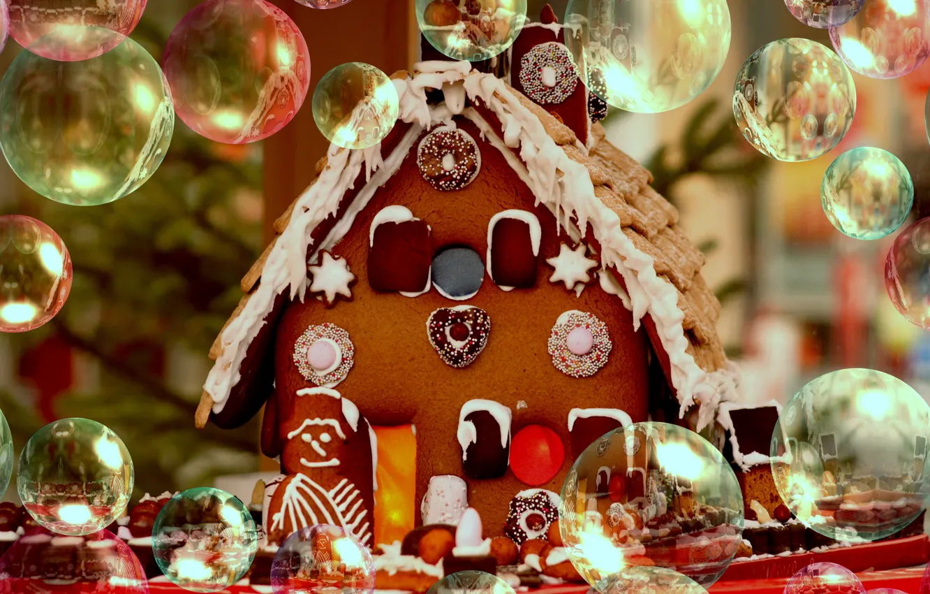 Фото обои зима, снег, дом, пузыри, праздник, окна, печенье, мыльные пузыри