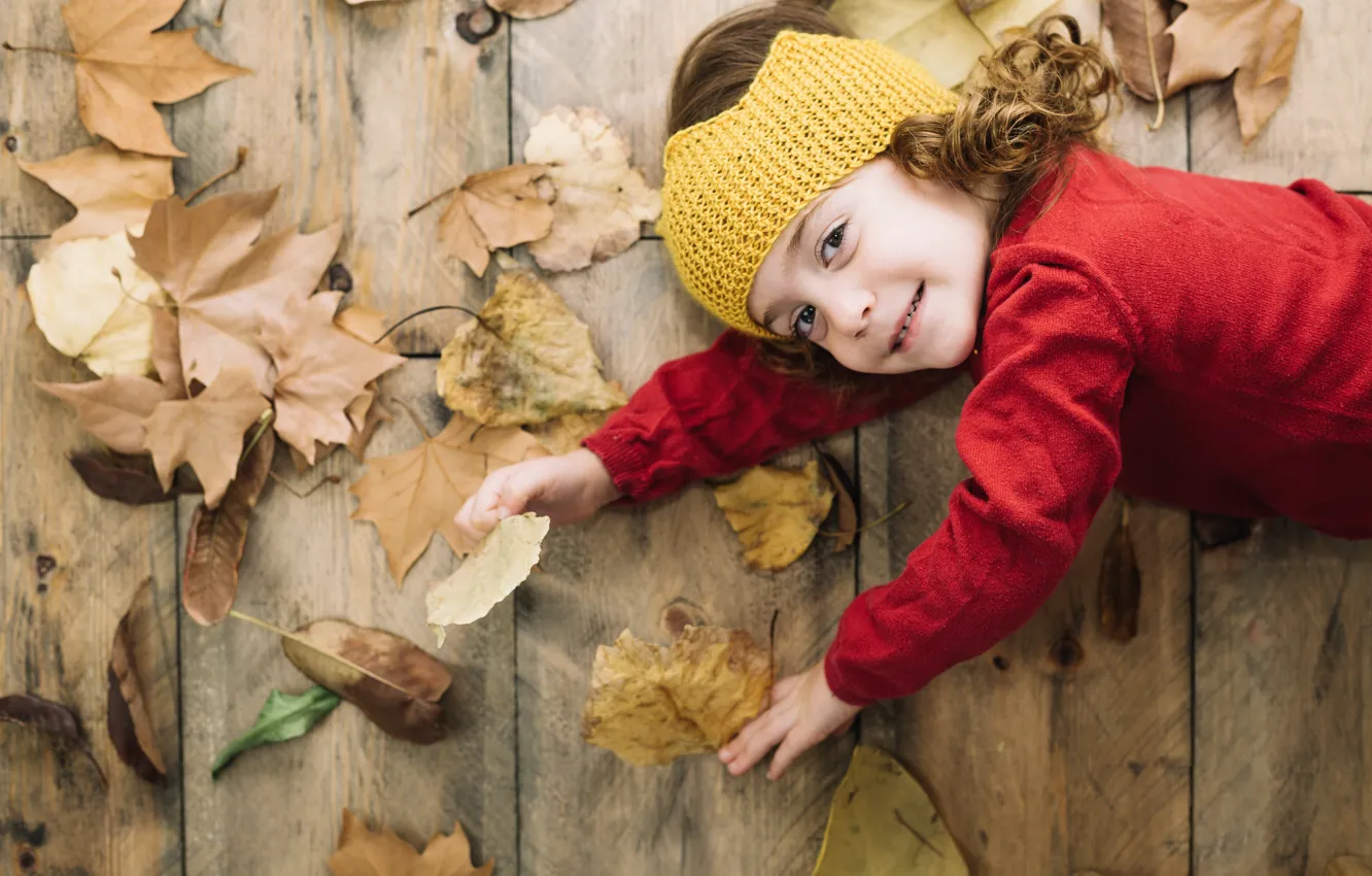 Фото обои осень, листья, радость, девочка