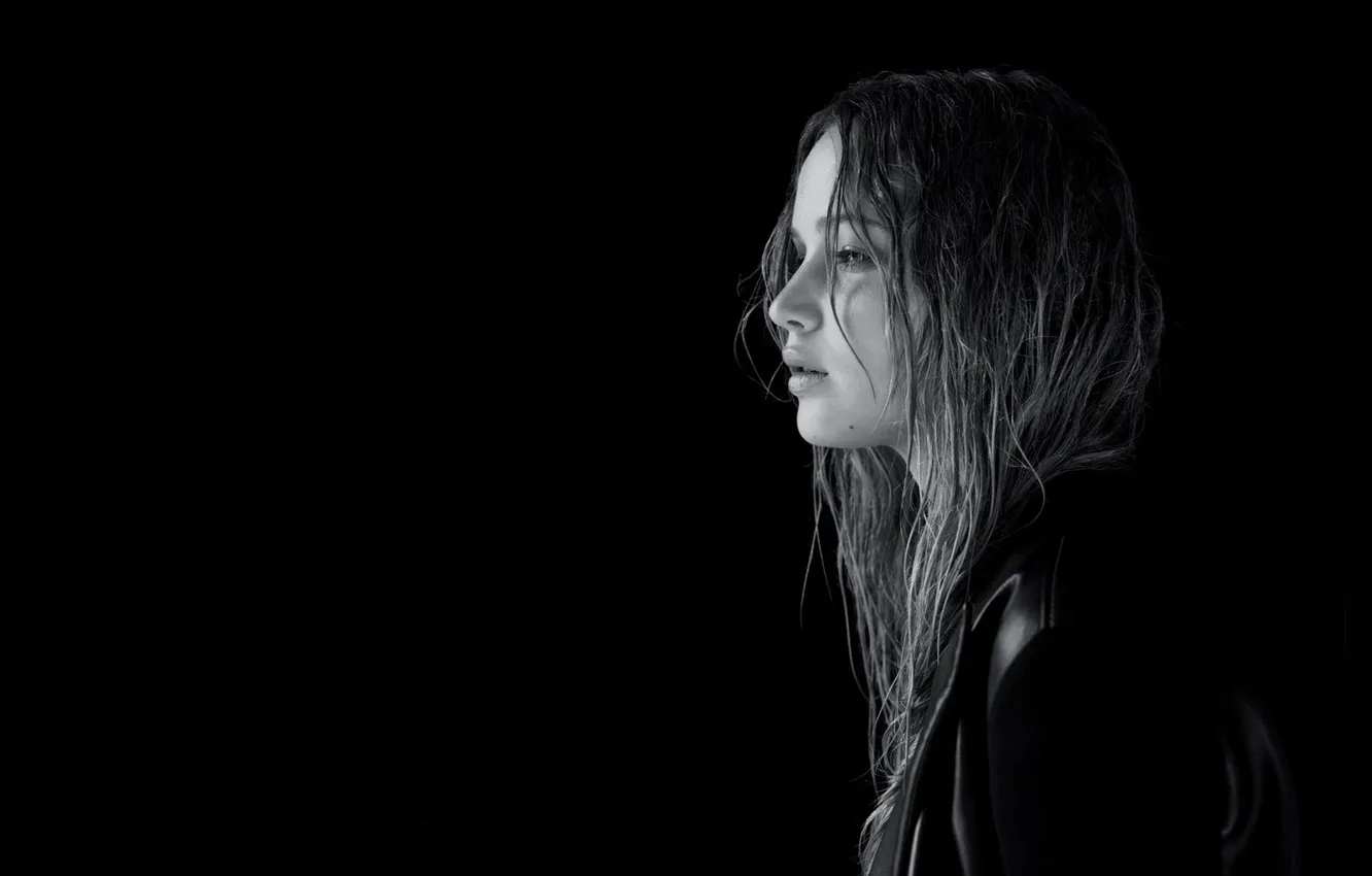 Фото обои темный фон, актриса, jennifer lawrence, hunger games, дженнифер лоуренс, black&amp;white