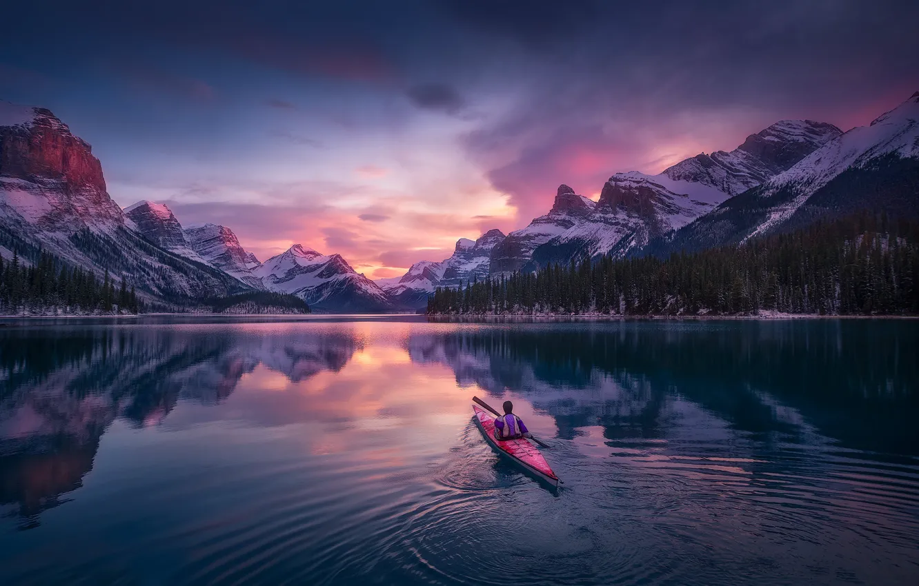 Фото обои закат, горы, лодка, человек, водоем
