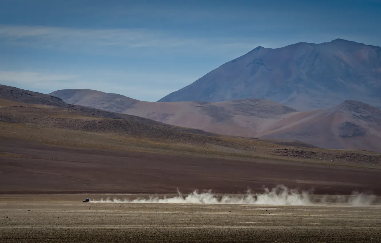 Фото обои горы, пустыня, дым, пыль, автомобилей