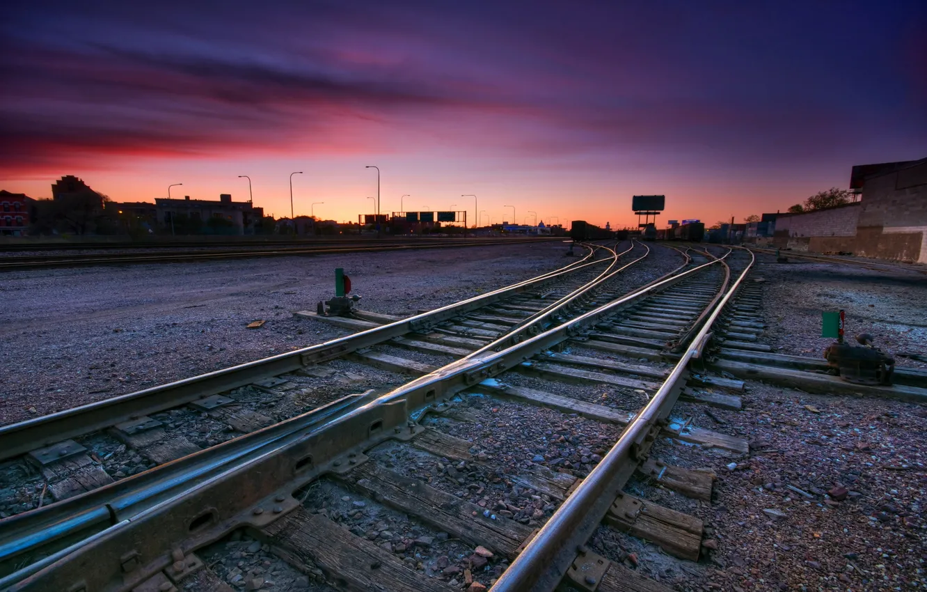 Фото обои закат, город, железная дорога