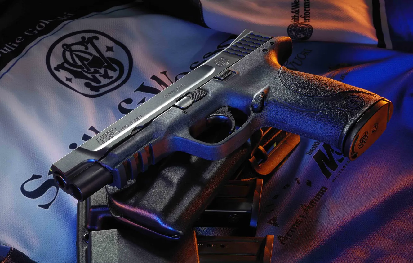 Фото обои пистолет, кобура, обоймы, Smith &ampamp; Wesson, полуавтоматический, M&ampamp;P
