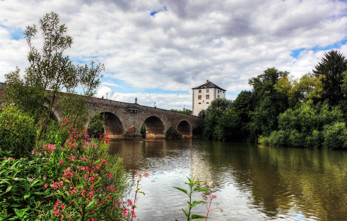 Фото обои небо, облака, деревья, цветы, мост, река, башня, Германия
