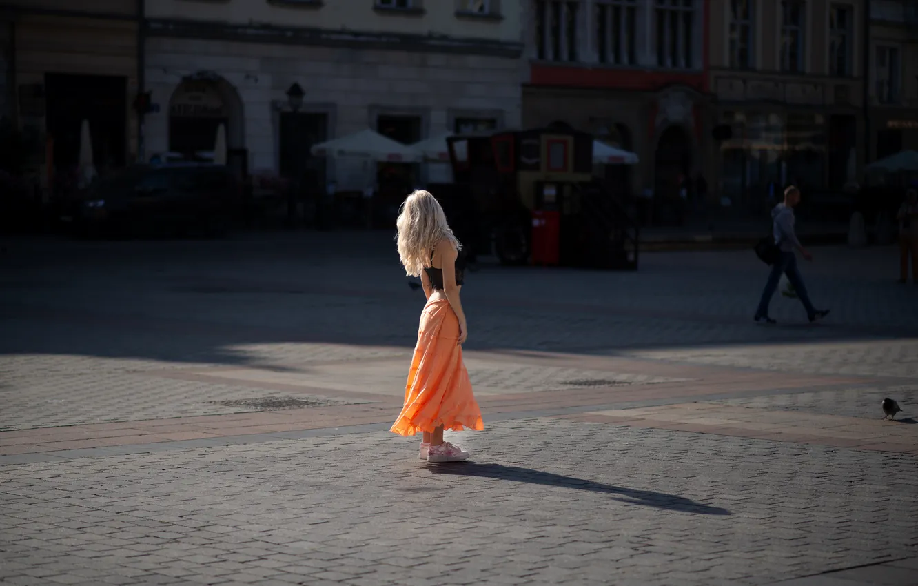 Фото обои девушка, поза, площадь, блондинка