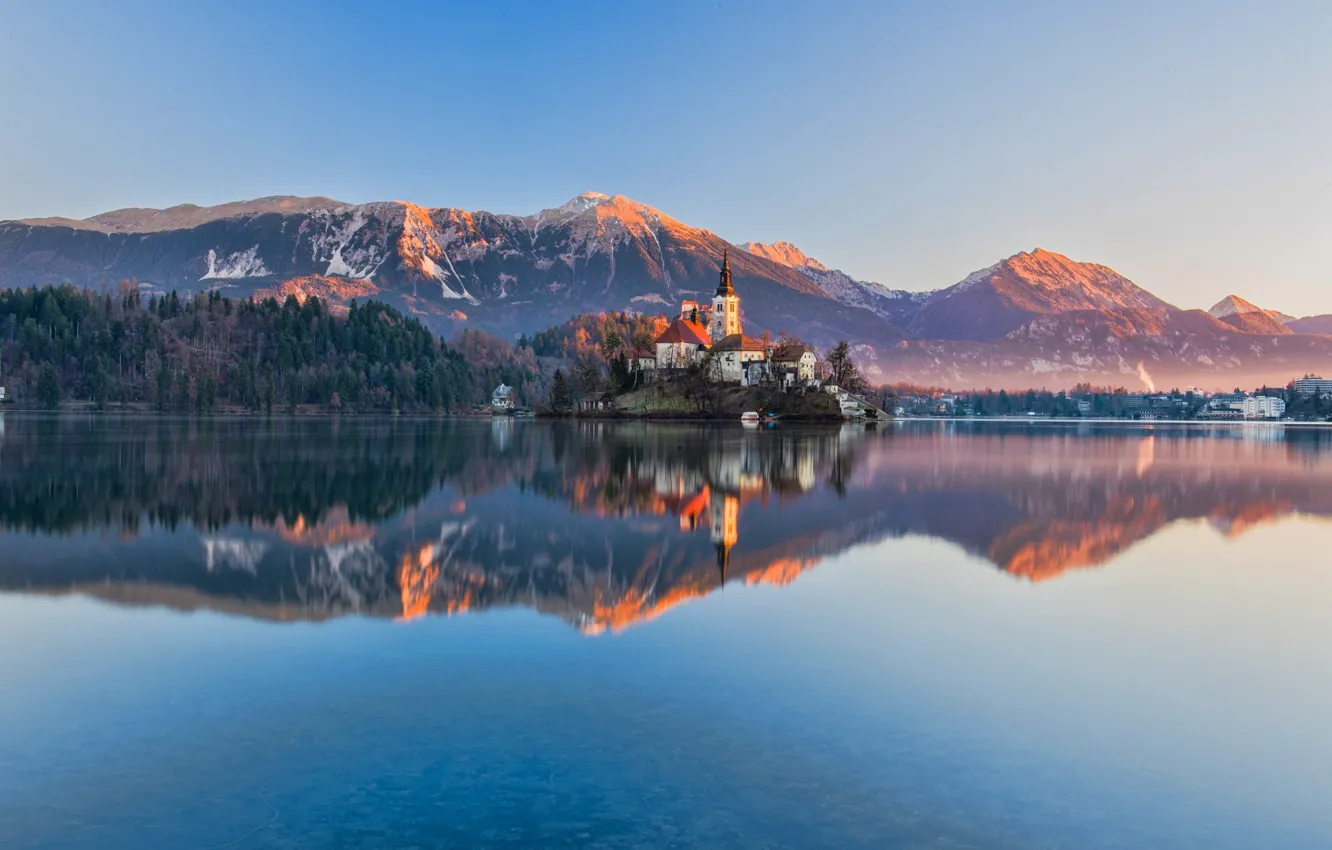 Фото обои свет, горы, озеро, церковь, Словения, Блед