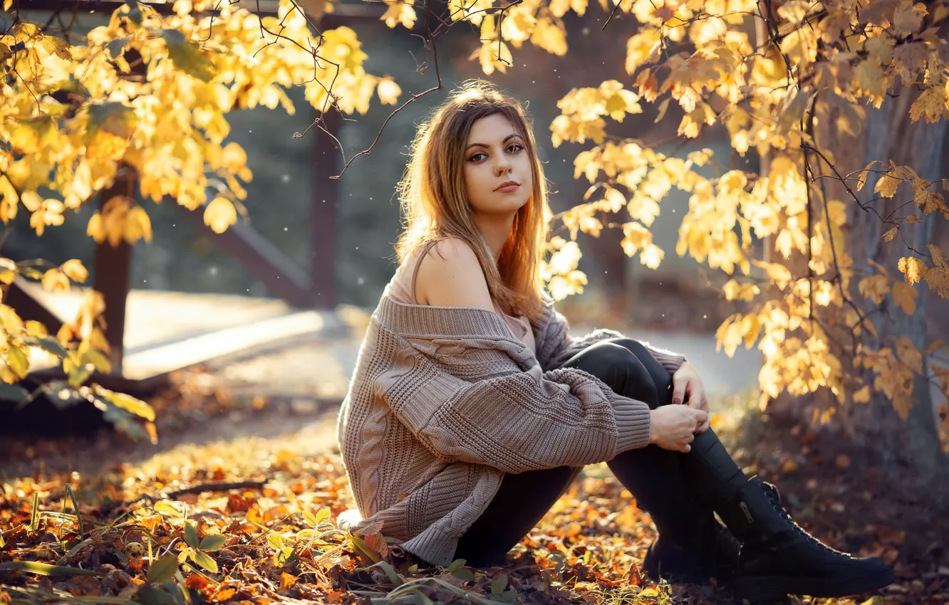 Фото обои girls, nature, beautiful, autumn, leaves, bokeh