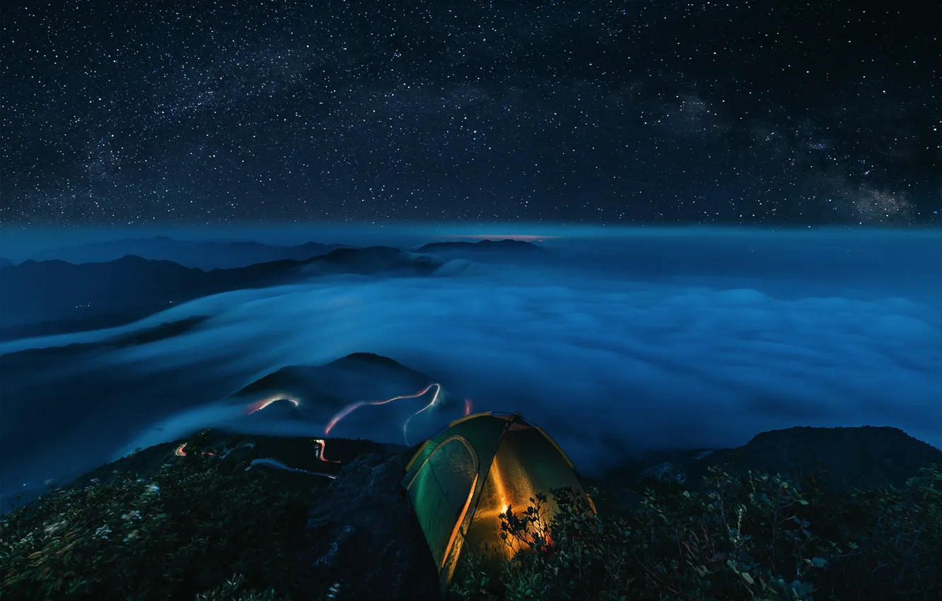 Фото обои небо, звезды, горы, ночь, палатка